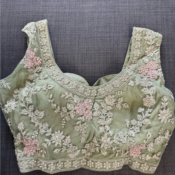 Net Saree - Picture 4 of 6